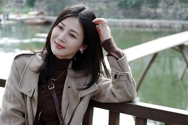 Nữ diễn viên mắng người hâm mộ-2