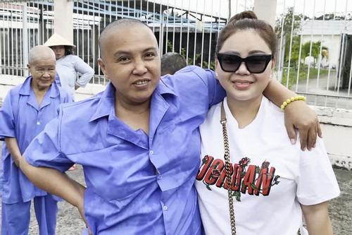 Ca sĩ Lâm Bảo Nam thời trẻ xinh đẹp, tuổi 46 sống trong trại tâm thần-4