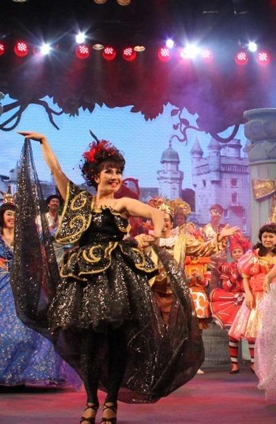 Diễn viên Nguyệt Hằng nhận tin được phong NSƯT khi đang ở Đức-3