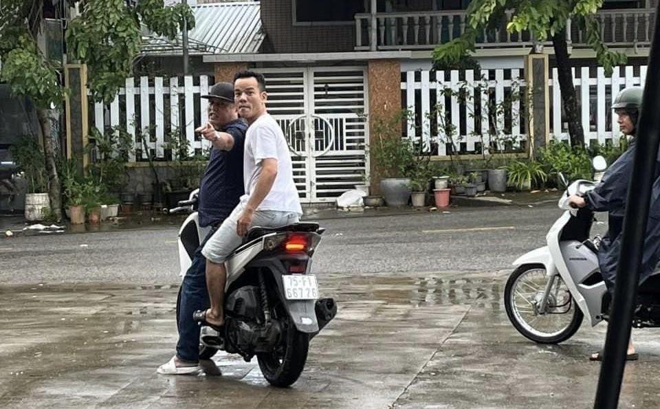 Điều tra 2 đối tượng dùng vỏ chai bia hành hung nhân viên cây xăng-2