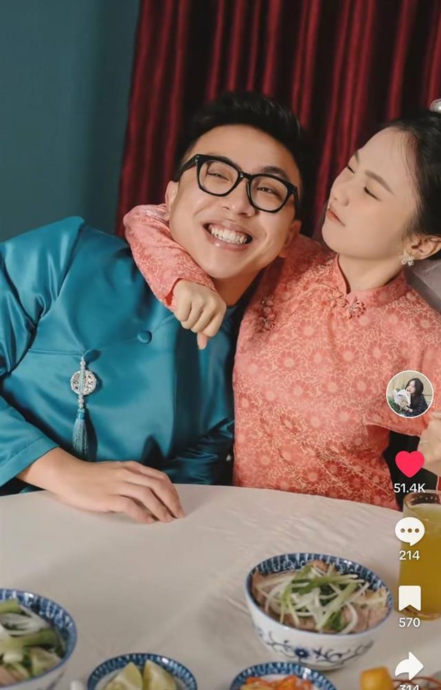 Hé lộ ảnh cưới độc nhất vô nhị của Thiếu gia hệ thống phở nổi đình đám Hà Nội-2