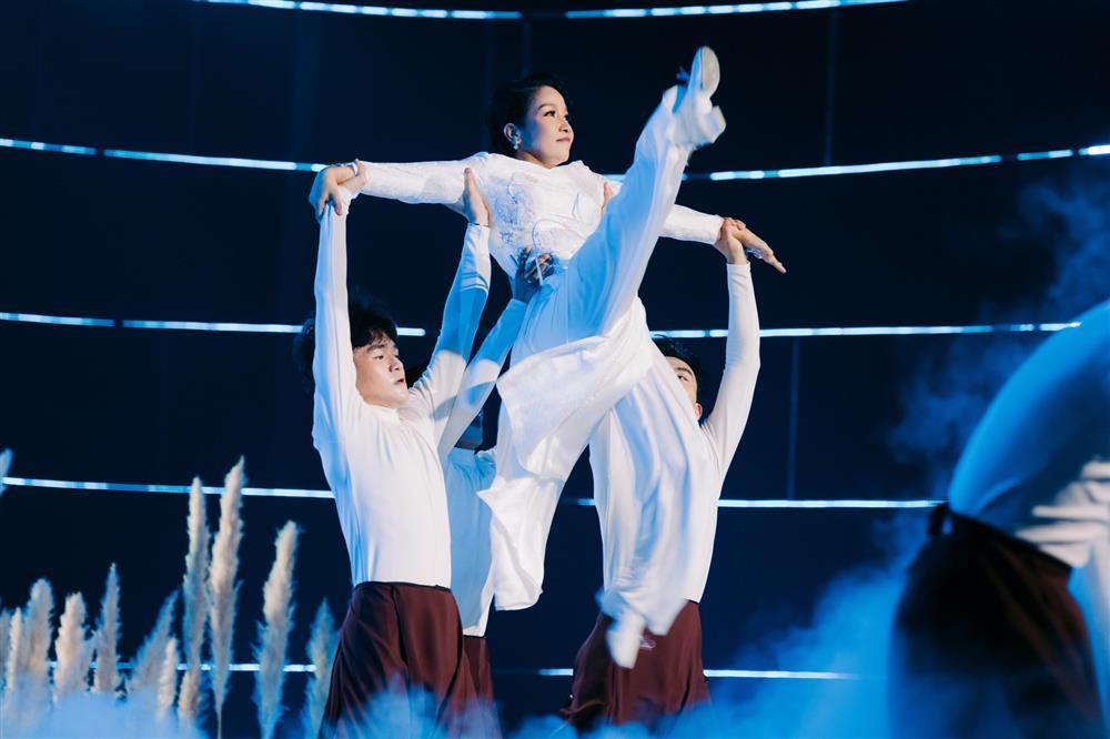 Các chị đẹp lội ngược dòng ngoạn mục-1