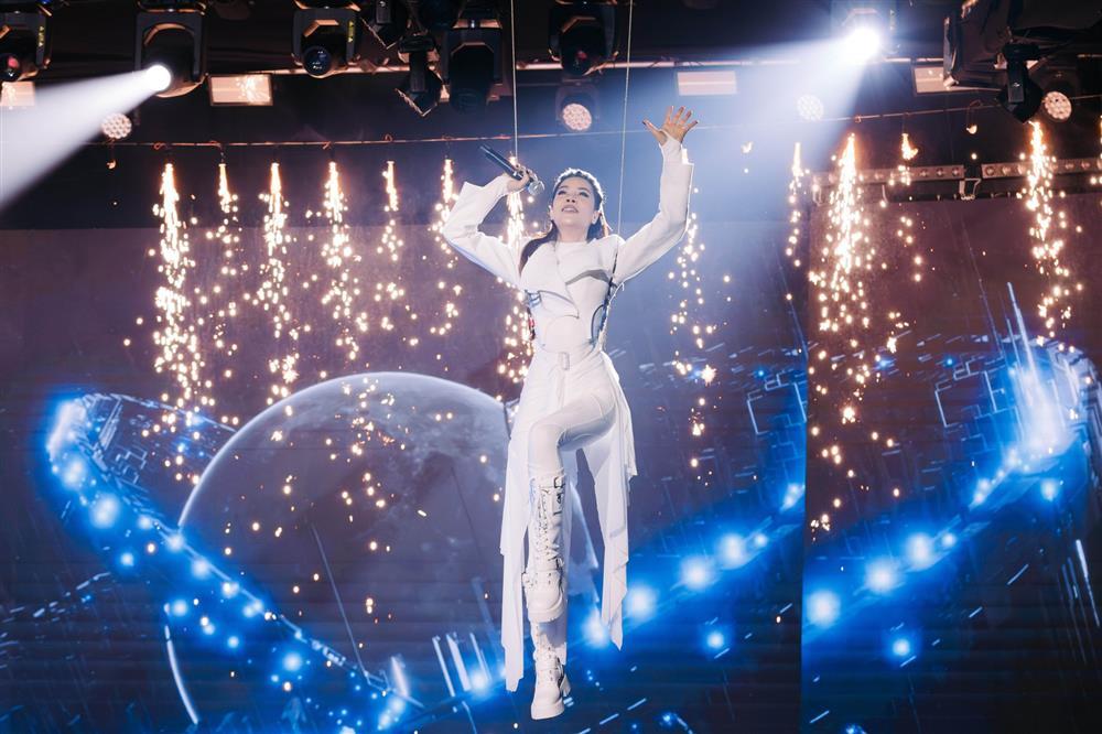 Các chị đẹp lội ngược dòng ngoạn mục-3