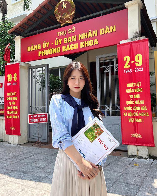 Nữ MC VTV 1,2 triệu fan mặc váy lộ eo, khoe dáng như nữ thần khác xa khi dẫn sóng-5