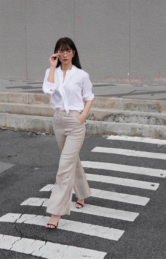 Nữ MC VTV 1,2 triệu fan mặc váy lộ eo, khoe dáng như nữ thần khác xa khi dẫn sóng-9