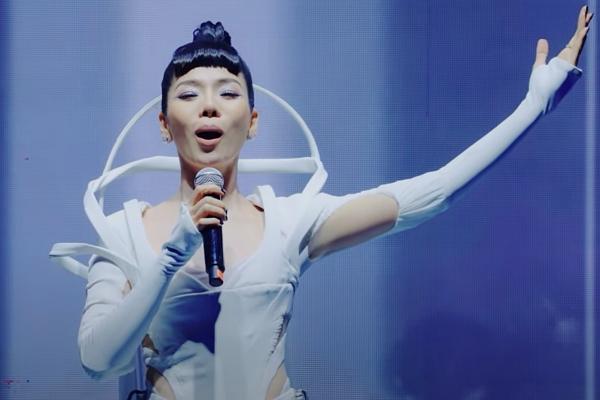 Chị đẹp Lệ Quyên mất bình tĩnh-6