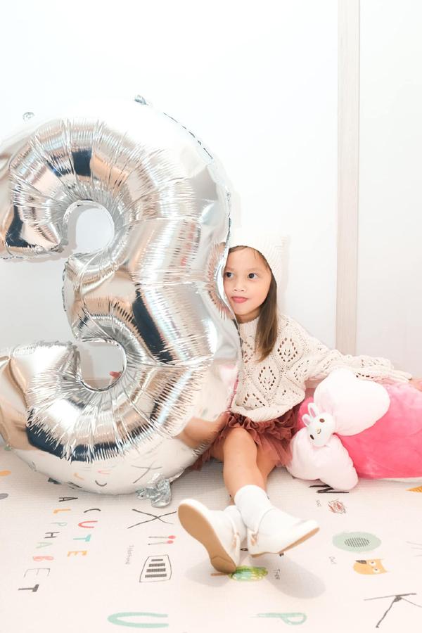 Bé Lisa, con gái Hồ Ngọc Hà: Chiều cao vượt trội, được gọi là tiểu mỹ nhân-4