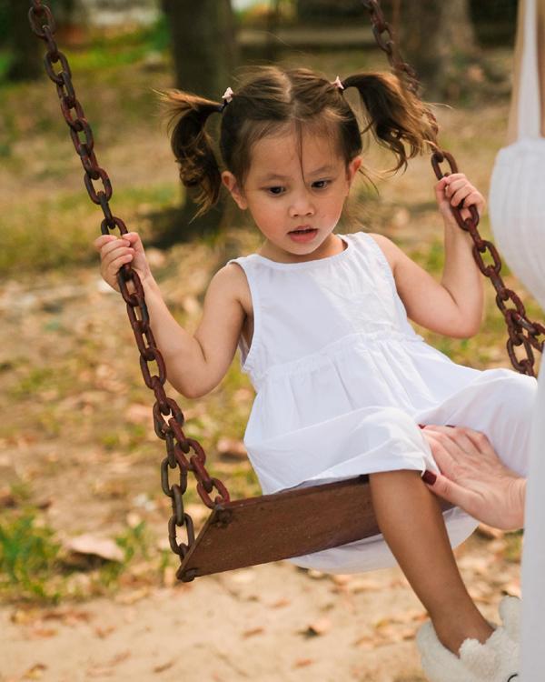 Bé Lisa, con gái Hồ Ngọc Hà: Chiều cao vượt trội, được gọi là tiểu mỹ nhân-6