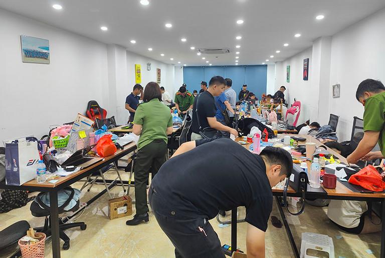 26 đối tượng giả danh bác sĩ lừa bán thuốc cho 8.000 người-1