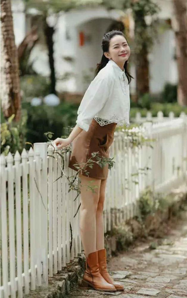 Mỹ nữ miền Tây lấy chồng đại gia hơn 26 tuổi: Mặc gợi cảm trẻ trung bất ngờ sau khi giảm 2 yến-2