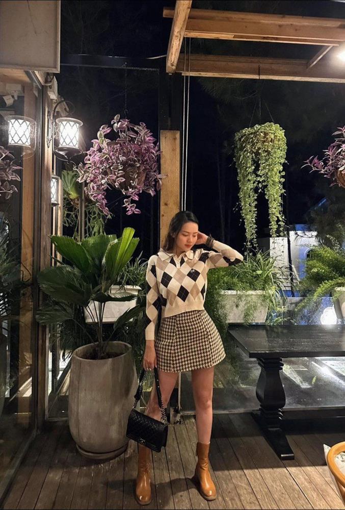 Mỹ nữ miền Tây lấy chồng đại gia hơn 26 tuổi: Mặc gợi cảm trẻ trung bất ngờ sau khi giảm 2 yến-5