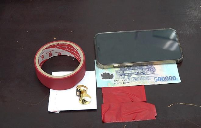 Nam sinh 17 tuổi cướp tiệm vàng ở Bình Thuận-2