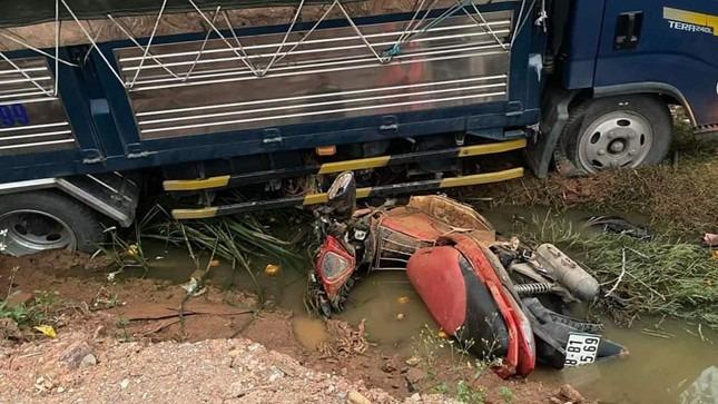 Hai phụ nữ ở Bắc Giang tử vong do va chạm giữa xe tải và xe mô tô-1