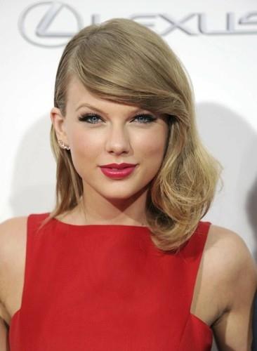 Những người phụ nữ đẹp nhất thế giới năm 2023-4