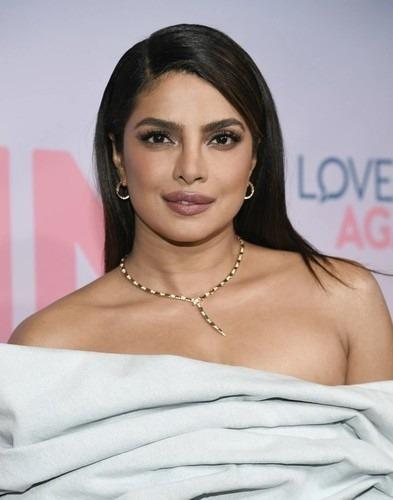 Những người phụ nữ đẹp nhất thế giới năm 2023-16