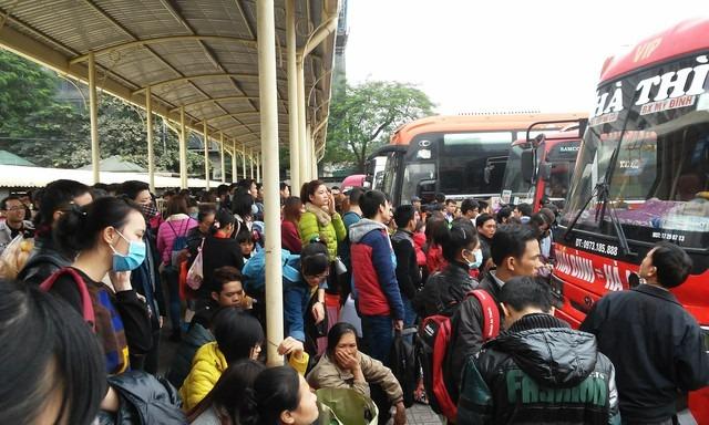 Lo nơm nớp giá vé xe khách đã tăng đến 40% dịp Tết Giáp Thìn 2024-1