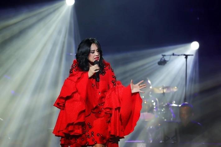 Nhan sắc không tuổi của nữ diva đầu tiên được phong tặng NSND-6