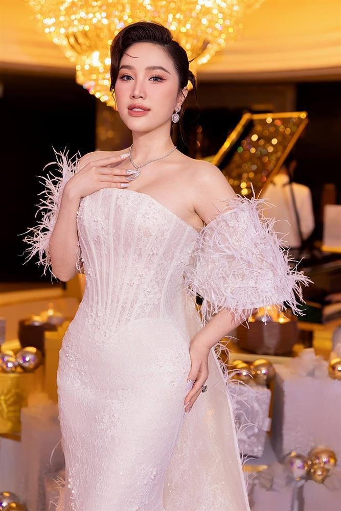 Ông xã Bảo Thy cười hạnh phúc khi thấy vợ trở lại sân khấu-4