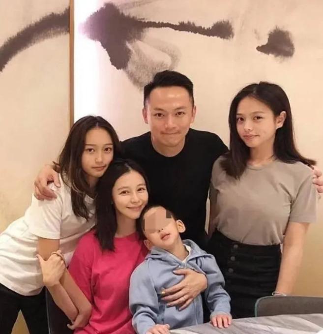 Từ Nhược Tuyên trước khi ly hôn: Nuôi 2 con riêng, gồng gánh số nợ lên đến nghìn tỷ thay chồng-3