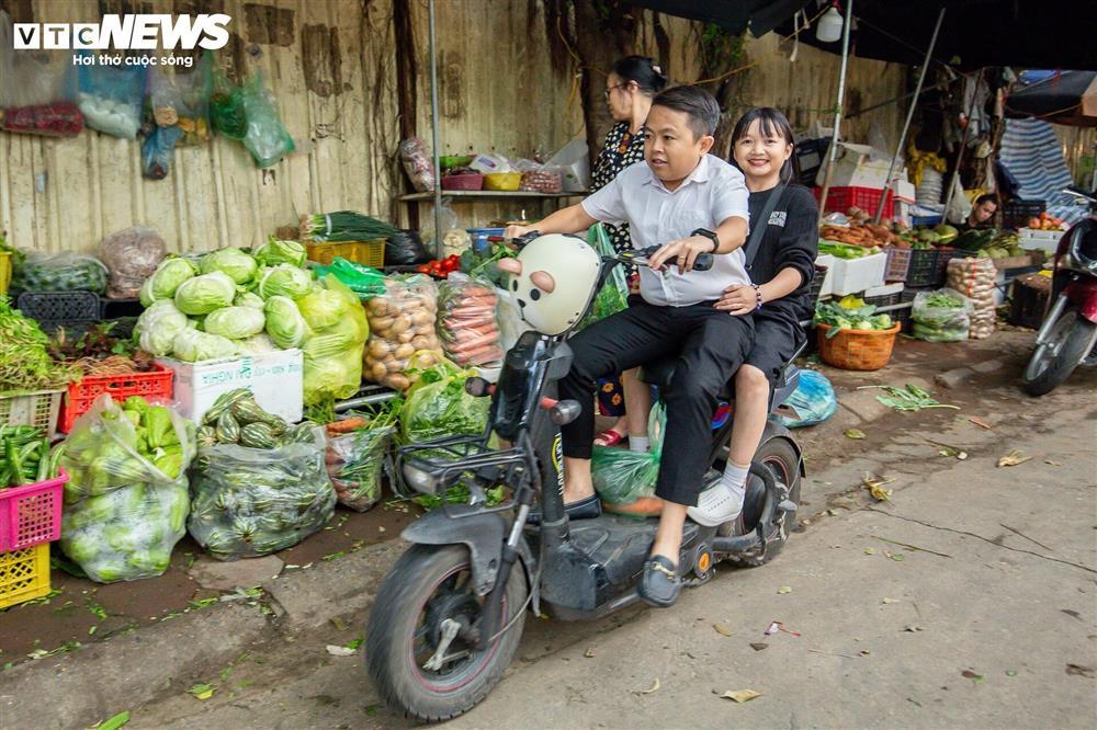 Cuộc sống của cặp vợ chồng mắc kẹt trong hình hài đứa trẻ-1