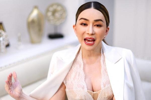 Giám đốc quốc gia của đương kim Hoa hậu Hoàn vũ từ chức-3