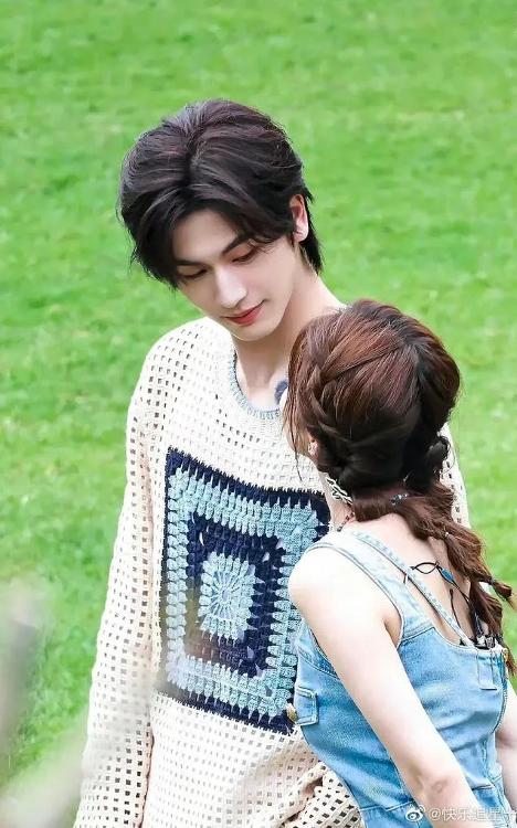 Ảnh ngày bé của Bạch Lộc: Nhan sắc cực đáng yêu, ghép cạnh Trương Lăng Hách hợp không tưởng-6