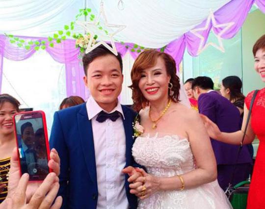 Hình ảnh mới nhất của cô dâu U70 Thu Sao gây xôn xao, dân mạng nhận ra điểm kỳ lạ trên gương mặt-1