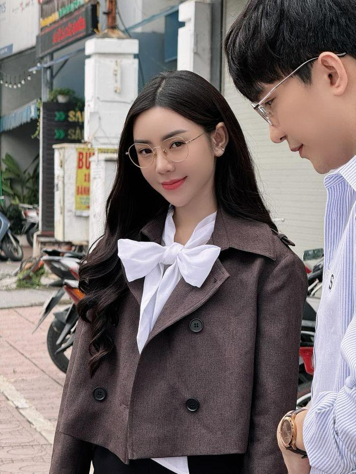 Quỳnh Kool mặc gì để trở thành cô giáo Nguyệt trong Chúng Ta Của 8 Năm Sau?-1