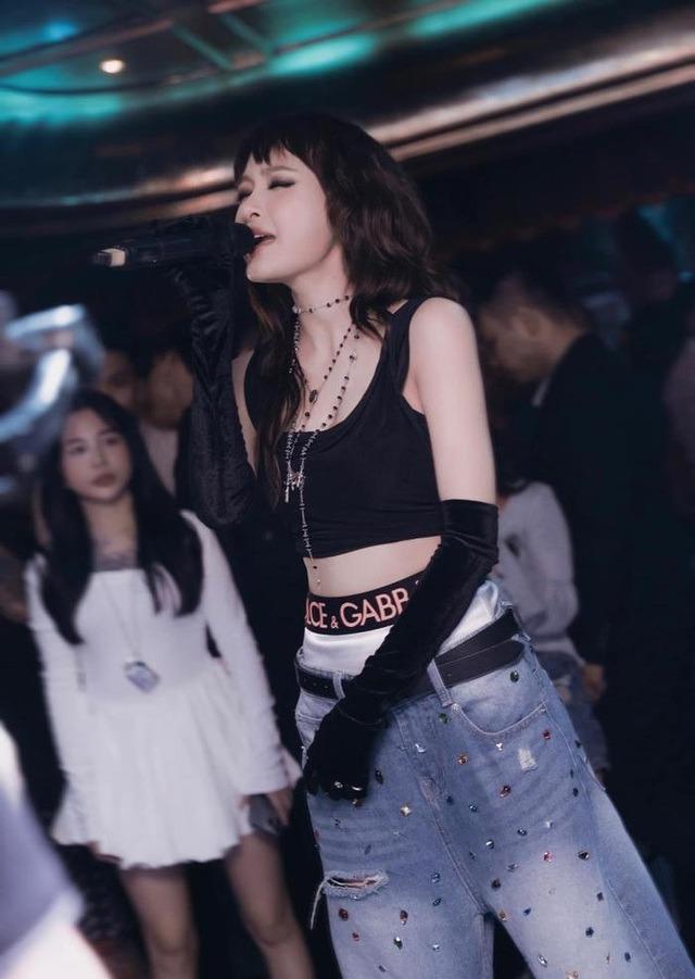 Ngồi cạnh Hiền Hồ, người nổi tiếng lập tức bị truy sát-3