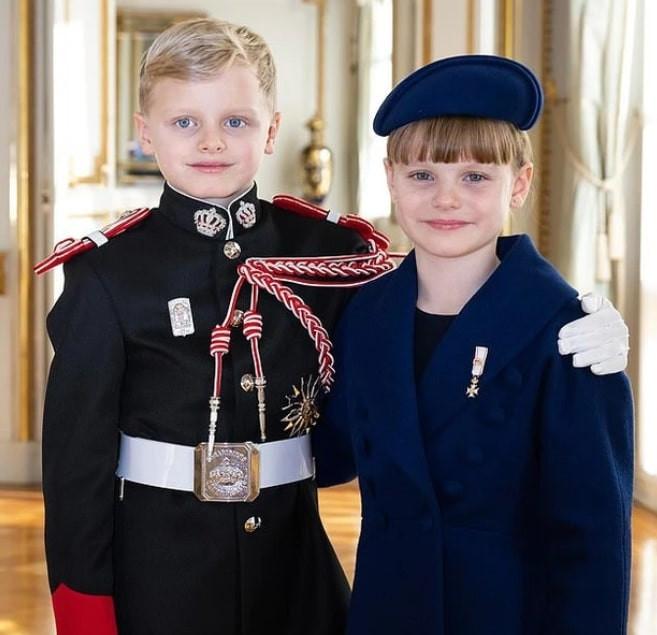 Hình ảnh gây sốt của cặp song sinh đáng yêu nhất Hoàng gia Monaco-1