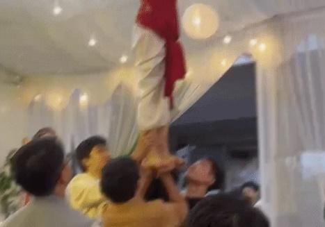 Những đám cưới độc lạ, màn trao của hồi môn trăm tỷ gây sốt trên mạng-3