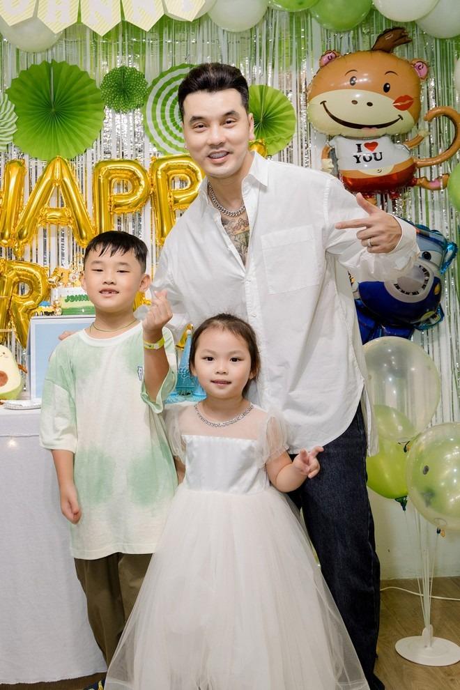 Nam ca sĩ Việt đình đám yêu say đắm người phụ nữ có con riêng, thương con vợ như con ruột-2