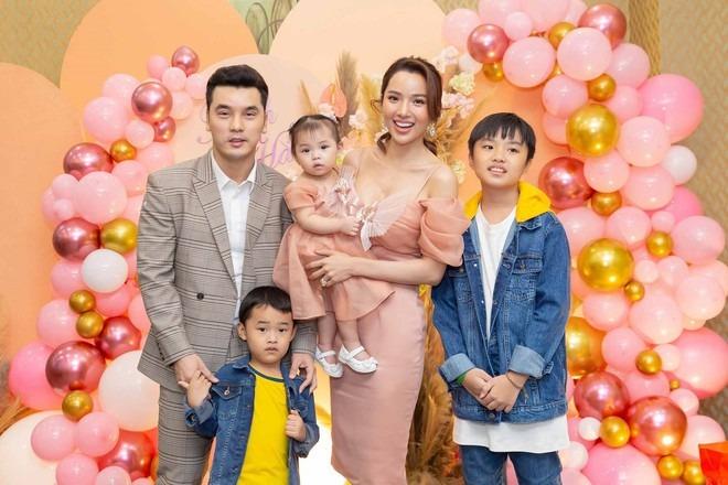 Nam ca sĩ Việt đình đám yêu say đắm người phụ nữ có con riêng, thương con vợ như con ruột-3