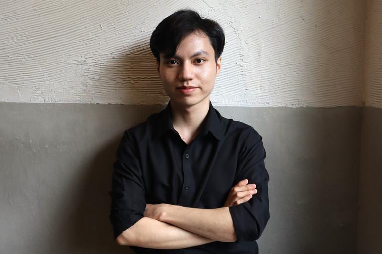 Hot boy tốt nghiệp thủ khoa, làm trợ giảng trường Ngoại thương ở tuổi 22-3