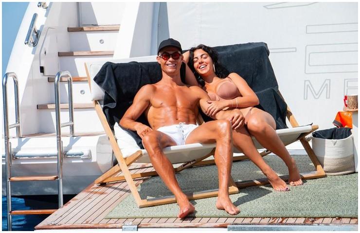 Loạt cầu thủ khoe body 6 múi khi đi biển, thiêu đốt mọi ánh nhìn, ai hấp dẫn nhất?-2