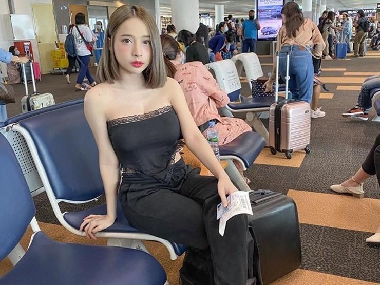 Lý do biến chị em thành thảm họa sân bay vì 1001 kiểu mặc dễ gây chú ý-10