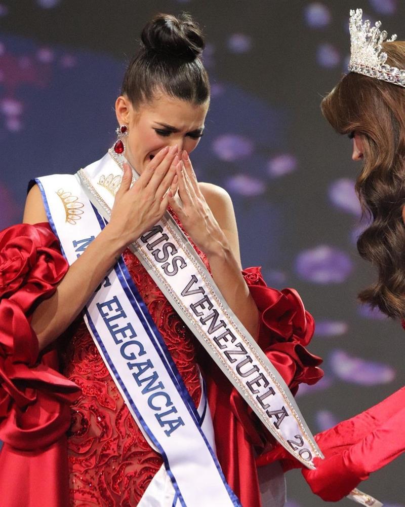 Hoa hậu Venezuela kể bị bạn trai cưỡng ép tình dục năm 16 tuổi-1