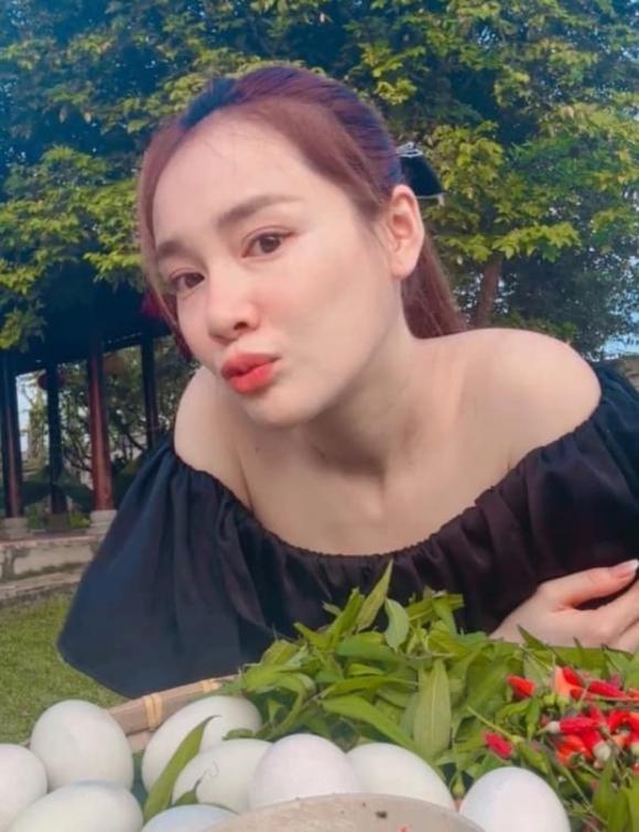 Sau 2 tháng sinh con, nhan sắc của Nhã Phương như thế nào qua cam thường?-2