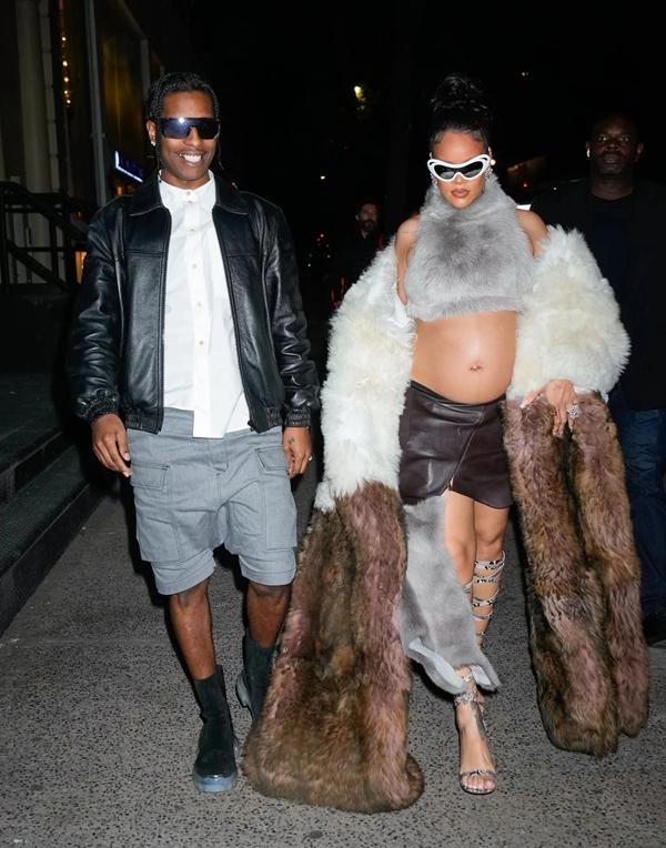 Những cặp sao Hollywood ăn mặc sành điệu nhất năm 2023-2