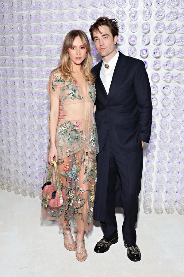 Những cặp sao Hollywood ăn mặc sành điệu nhất năm 2023-7