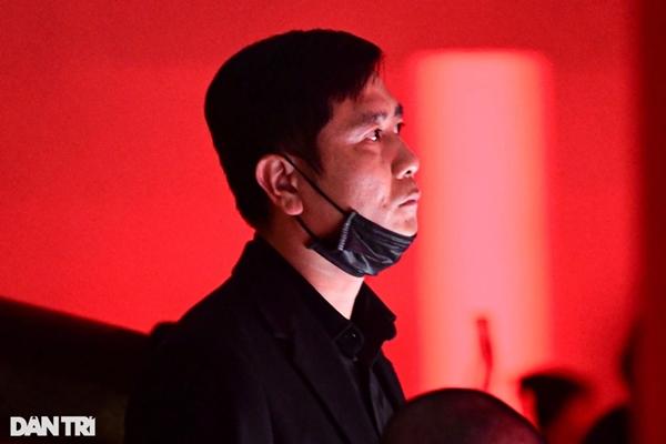 Nhạc sĩ Hồ Hoài Anh xuất hiện trong đêm nhạc của người em thân thiết, Mars Anh Tú