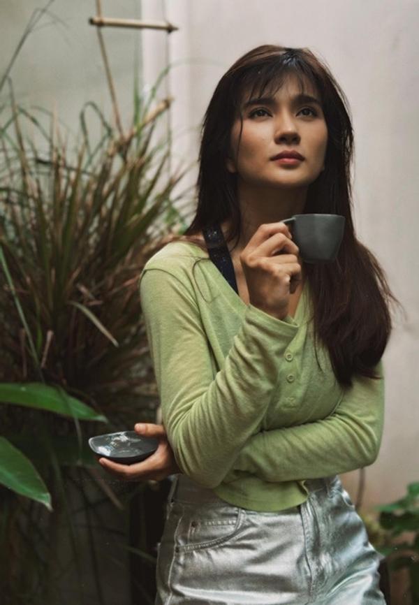 Diễn viên Kim Tuyến: Mẹ đơn thân gợi cảm, nhận danh hiệu NSƯT ở tuổi 36-10