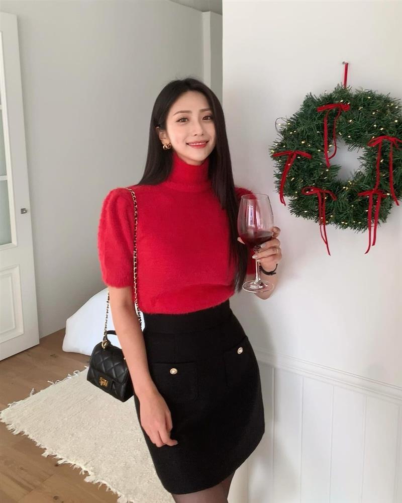 9 cách diện trang phục tông đỏ nổi bật cho mùa lễ hội cuối năm-5