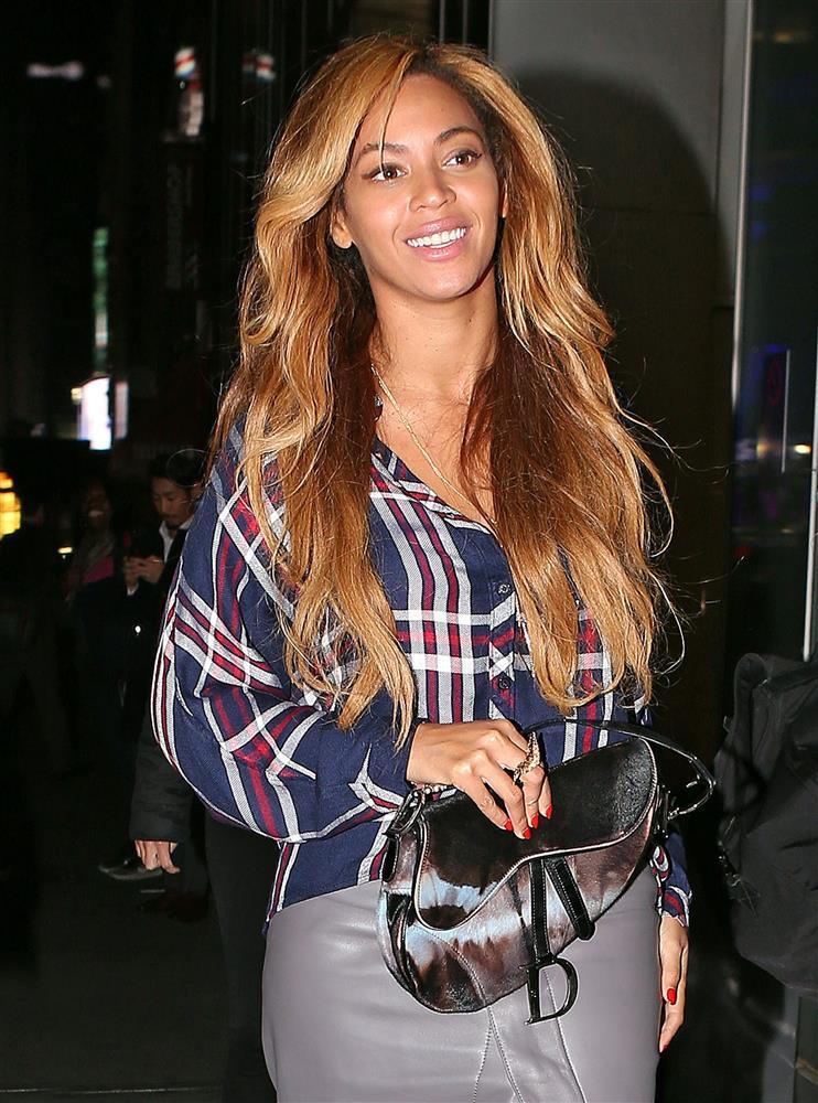 Chiếc túi xách yên ngựa Dior - từ bị quên lãng đến biểu tượng thời trang-4