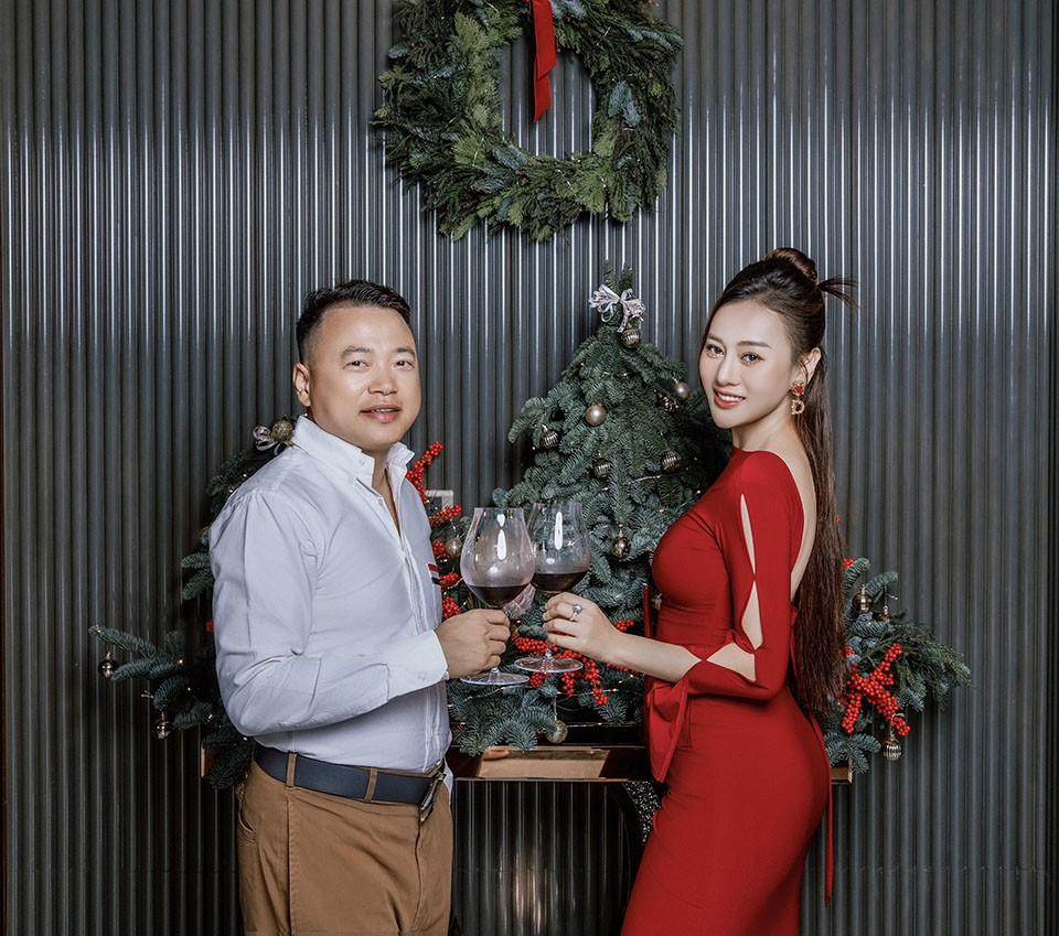 Shark Bình bị soi bàn tay hư khi chụp ảnh cùng Phương Oanh đang mang bầu 5 tháng-6