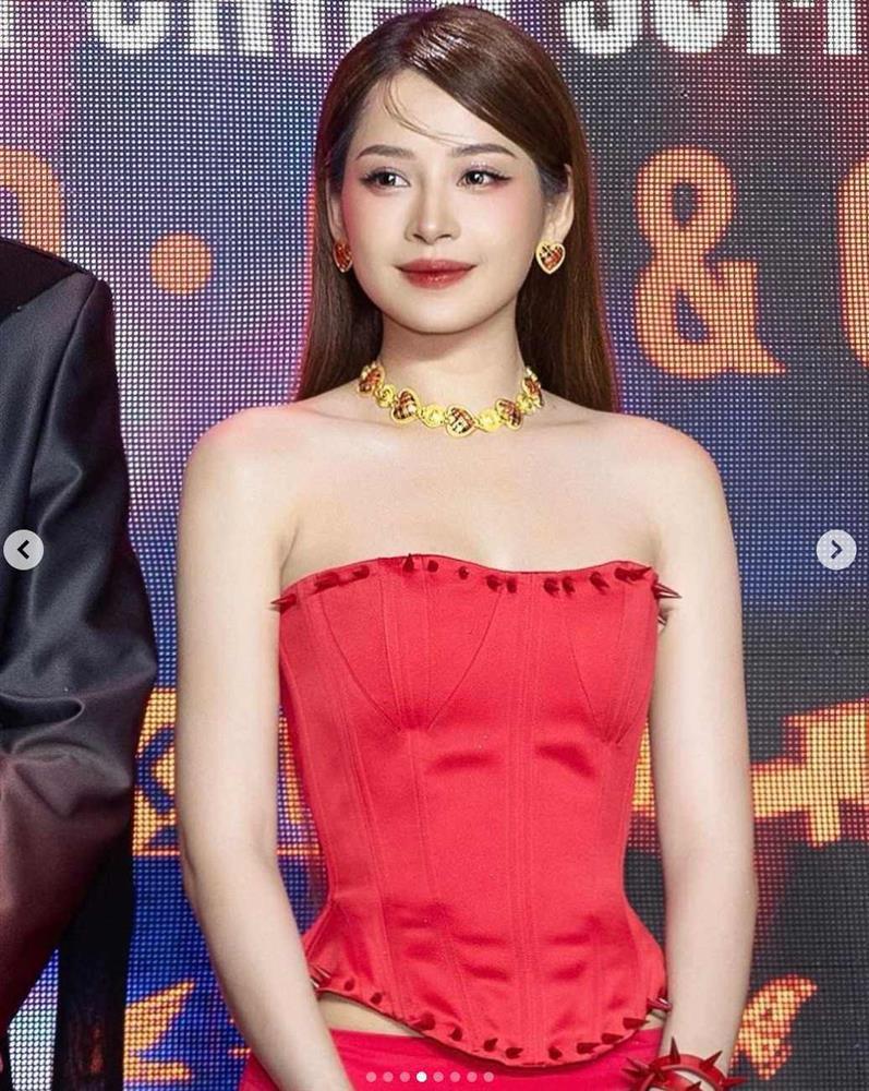 Chi Pu chăm ngồi xổm để body nảy nở, huấn luyện viên ví tập như đàn ông-2