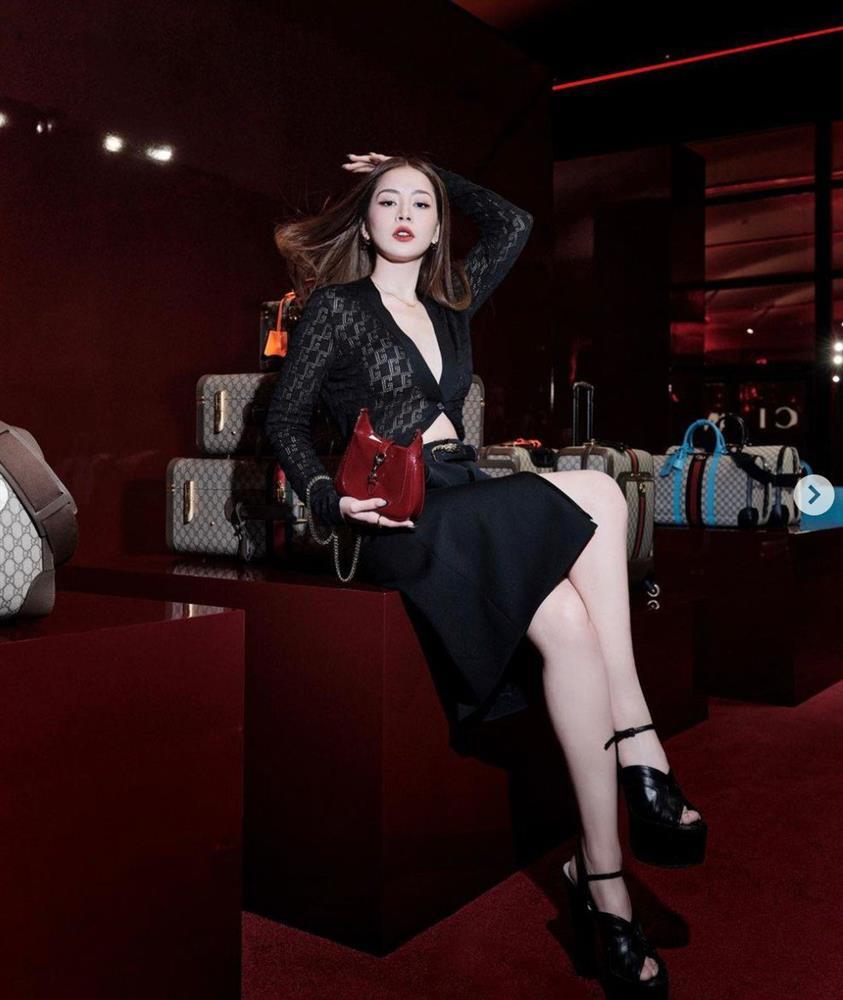 Chi Pu chăm ngồi xổm để body nảy nở, huấn luyện viên ví tập như đàn ông-10