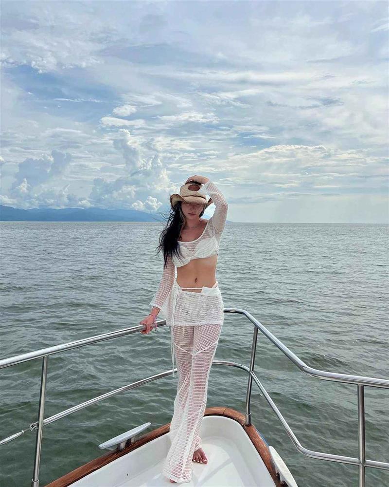 Ái nữ của vàng anh gốc Việt: 24 tuổi body nóng bỏng, được khen quyến rũ hơn mẹ lúc trẻ-3