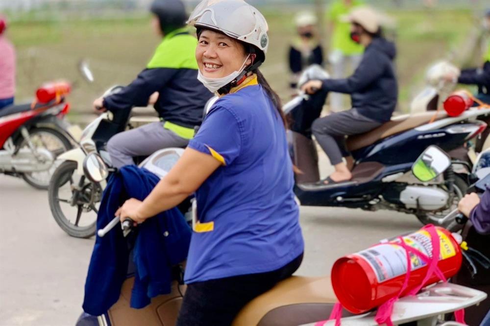 Thực hư thông tin công ty chi 5 tỷ mua bình cứu hỏa buộc vào xe làm quà Tết-2