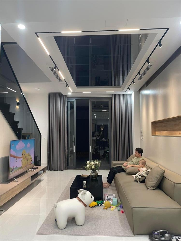 Cận cảnh căn nhà 3 tầng mới xây của tác giả Ngày Chưa Giông Bão và vợ hotgirl-14